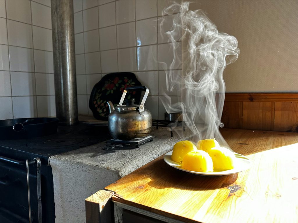 Derfor legger mange kokker en skive sitron i kjelen når de koker poteter