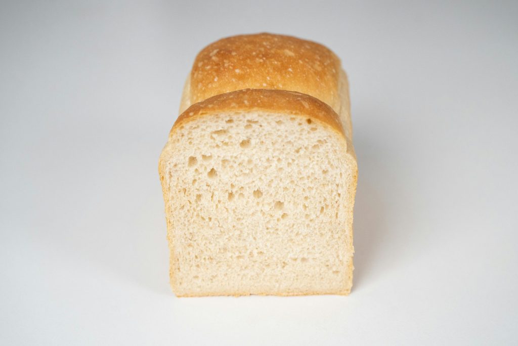 Slik fryser du brød riktig og holder det friskt som nystekt